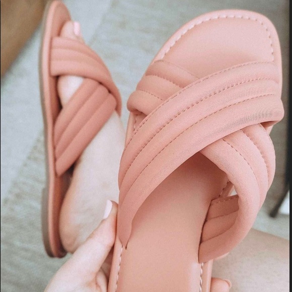 Shade & Shore Maxie criss cross slides - Picture 1 of 6